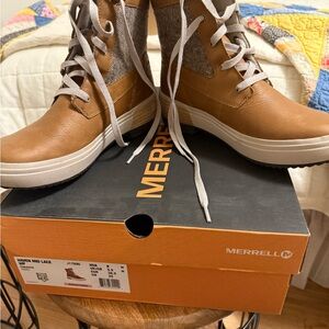 Merrell Women's Tan and Gray Winter Boots